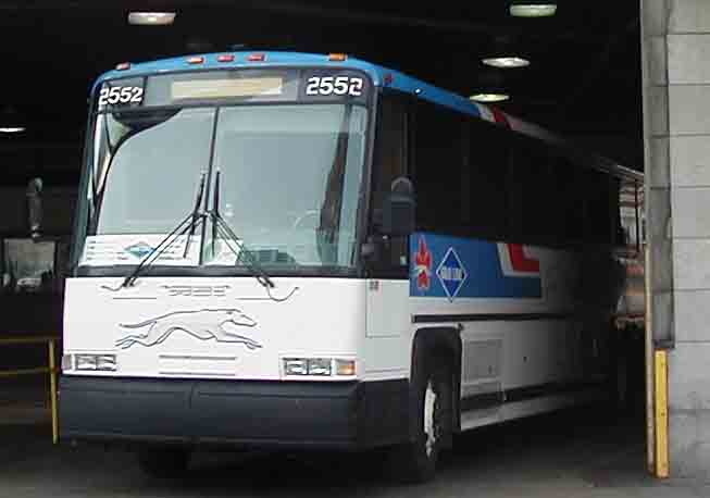 Greyhound Canada MCI 102-B3 2552